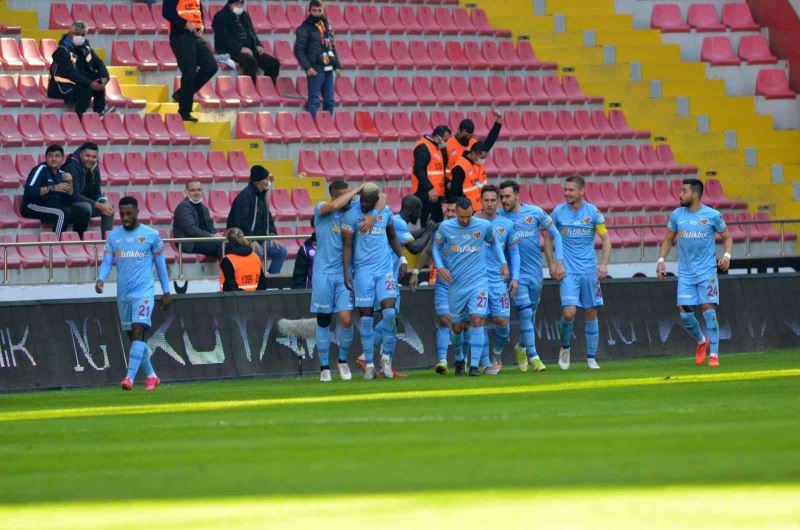 Süper Lig: Kayserispor: 2 - Antalyaspor: 0 (İlk yarı)
