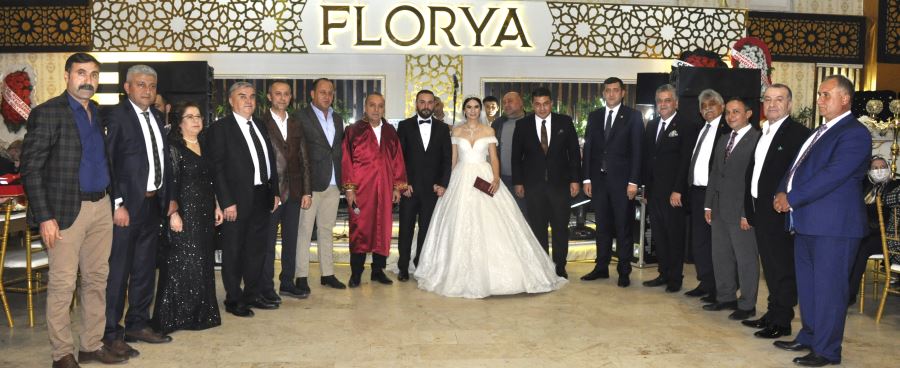 SUZAN& GÖKTÜRK ÇİFTİ DÜNYA EVİNE GİRDİ