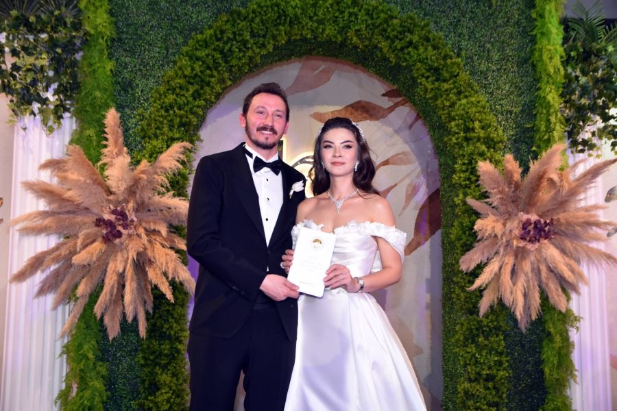 BULUT VE GÜLSOY AİLELERİNİN MUTLU GÜNÜ