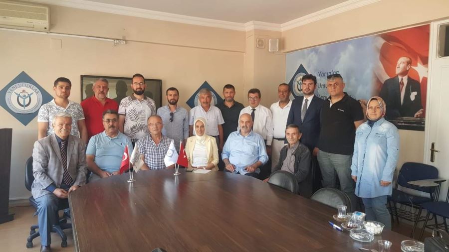 ŞÜKRÜ EFE: “BİZ TÜM SİYASİ PARTİLERE AYNI MESAFEDEYİZ”