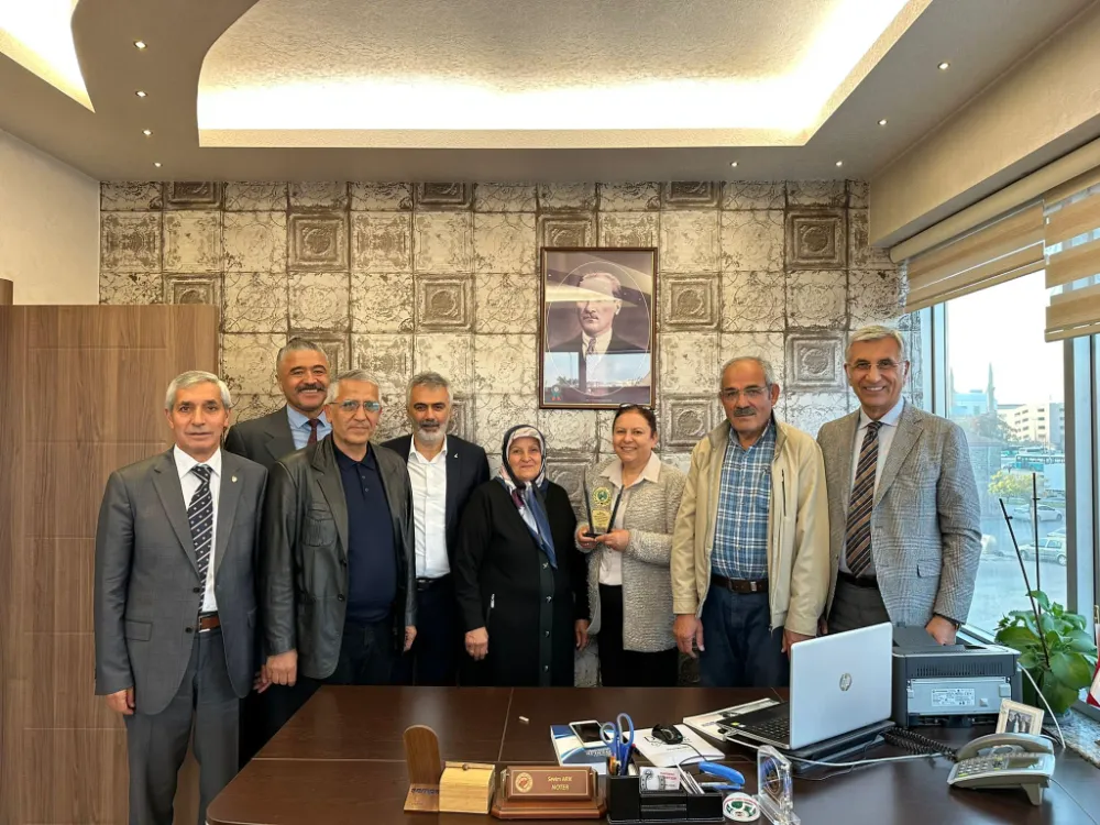 İYİLİKSEVERLERE TEŞEKKÜR PLAKETİ