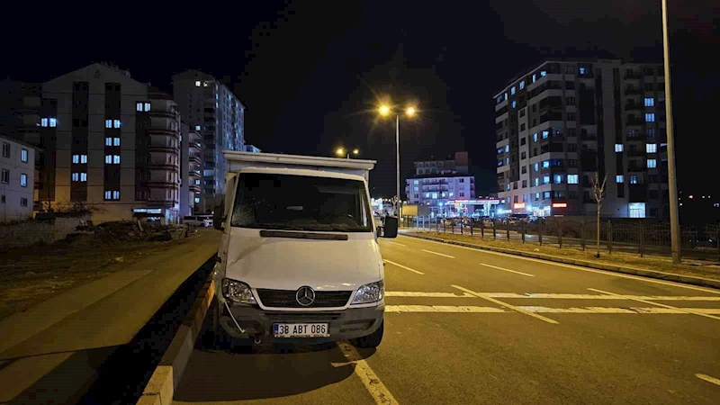 Kamyonetin çarptığı kadın hayatını kaybetti

