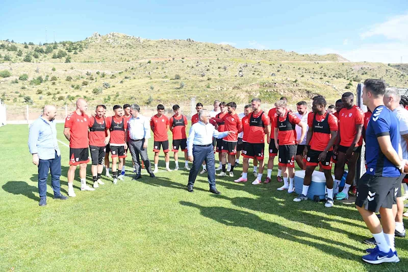 Futbol Takımları Erciyes Yüksek İrtifa Kamp Merkezi’ne övgüler yağdırdı
