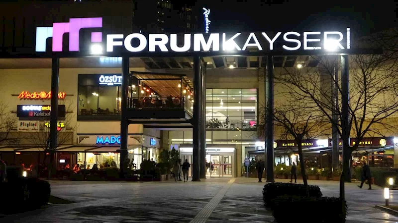 Forum Kayseri’de 2 polis ve 1 güvenliği yaralayan suç makineleri yakalandı
