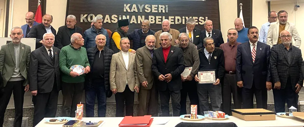 BU ŞEHRİN IŞIKLARI VE AYDINLIK YÜZLERİ PLAKETLE ÖDÜLLENDİRİLDİ