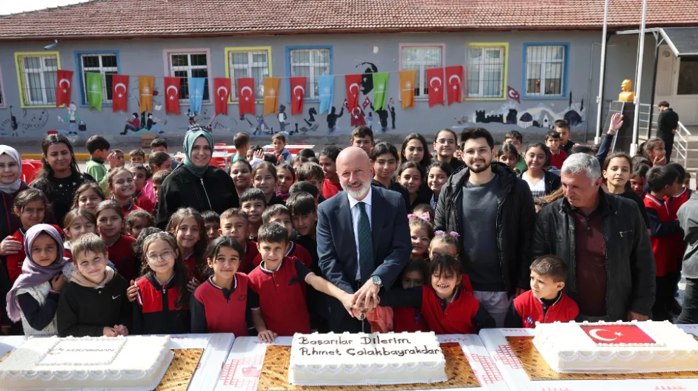 KOCASİNAN’DAN OKULDA DOĞUM GÜNÜ KUTLAMASI