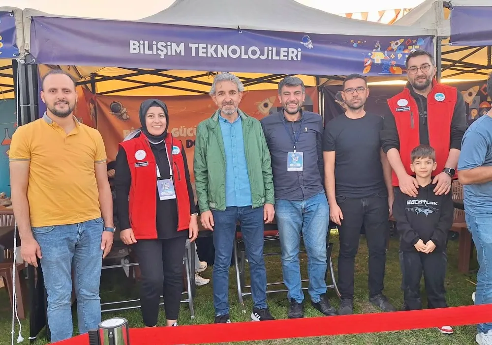 NAVRUZ, BİLİM FESTİVALİNDE STANDLARI ZİYARET ETTİ 