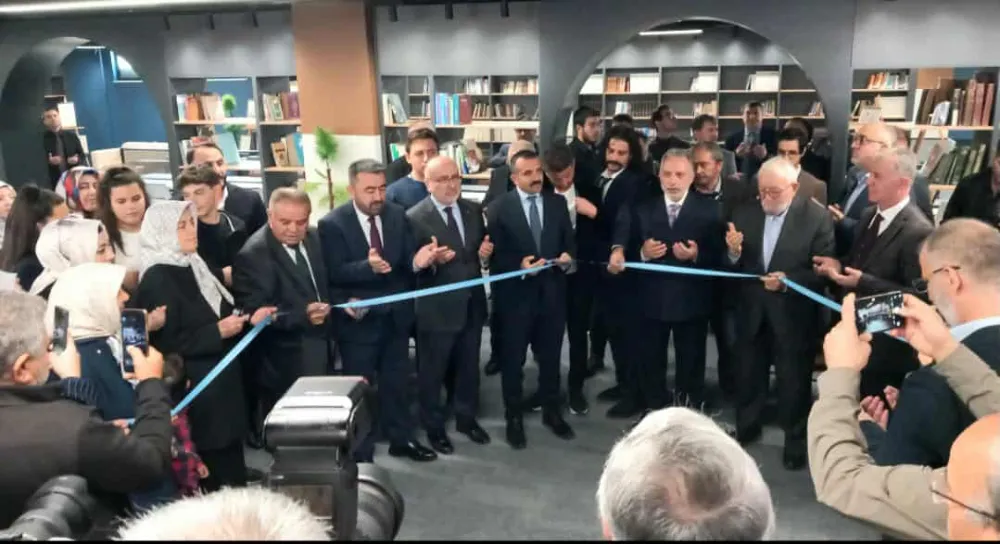 KAYÜ Develi Seyrani Kampüsü İslami İlimler Fakültesi’ne hayırseverden kütüphane bağışı