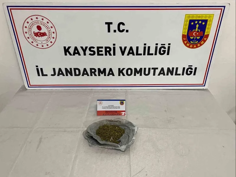 Durdurulan şahsın üzerinden uyuşturucu çıktı
