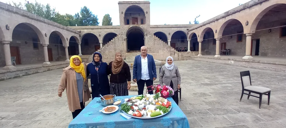 ŞIHLI KADINLAR ŞİFA DEPOSU TARHANANIN TARİFİNİ VERDİ