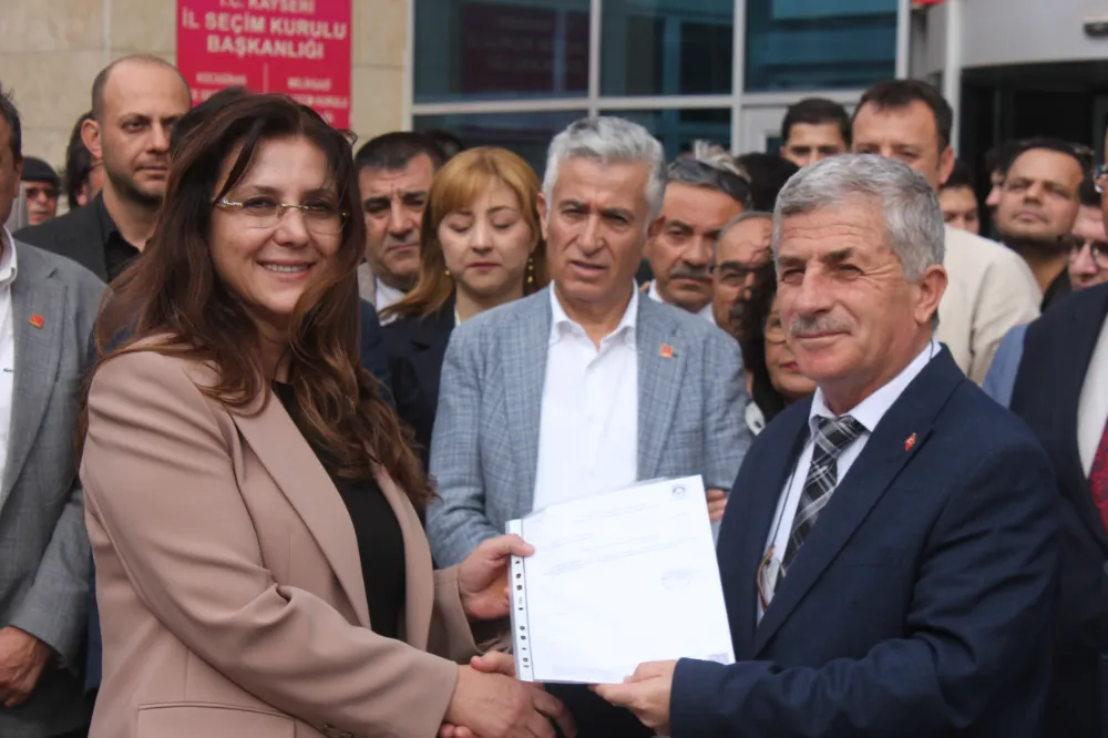 CHP İL BAŞKANI ÖZER MAZBATASINI ALDI