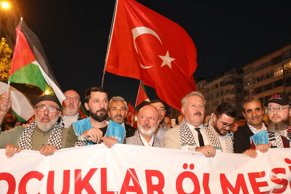 KAYSERİLİLER GAZZE’YE DESTEK YÜRÜYÜŞÜ DÜZENLEDİ