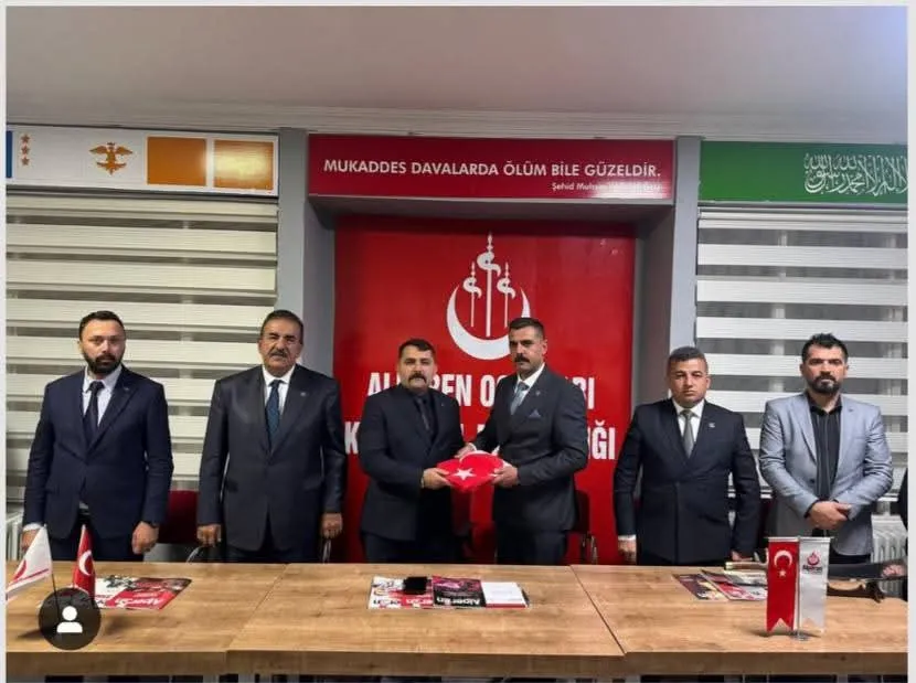 ALPEREN OCAKLARINDA BAYRAK DEĞİŞİMİ