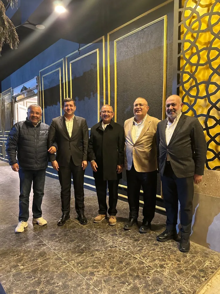 BEŞ ÜNLÜ İSİM BİR ARADA