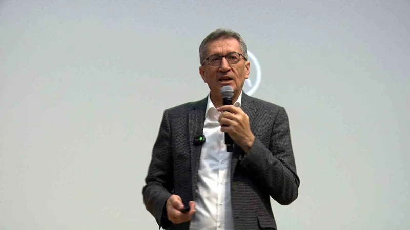 Önceki dönem Milli Eğitim Bakanı Selçuk: 