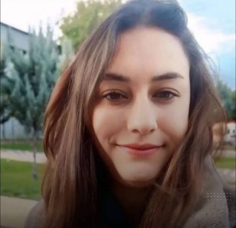 BOŞANMA AŞAMASINDAKİ EŞİNİ BIÇAKLAYARAK ÖLDÜRDÜ