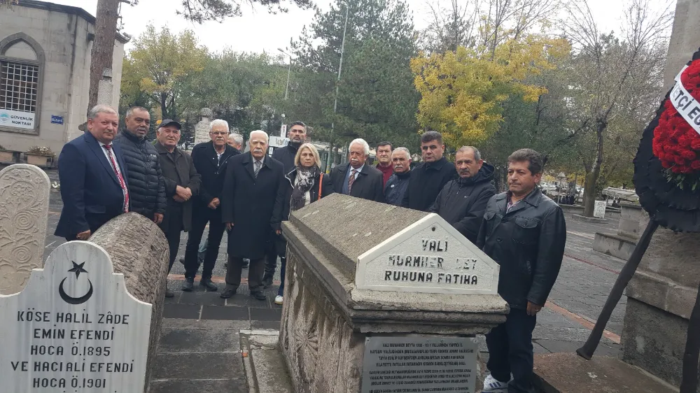 VALİ MUAMMER BEY MEZARI BAŞINDA ANILDI