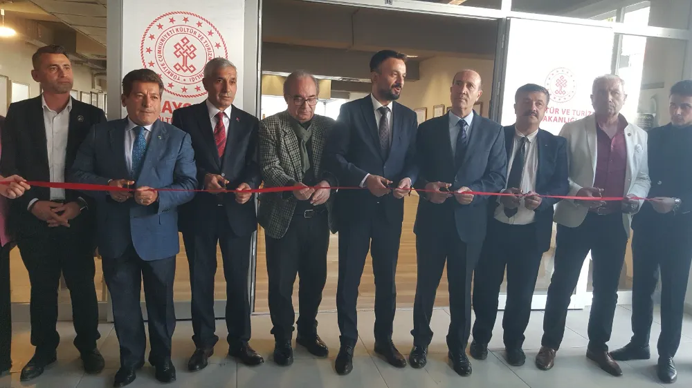 TÜRKMEN’İN GÜZEL YAZI SANAT SERGİSİ BÜYÜK İLGİ GÖRDÜ