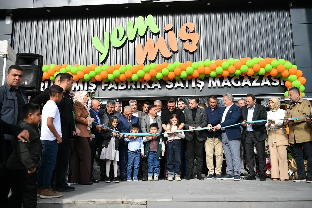 ÖZDANACI KURUYEMİŞ FABRİKA SATIŞ MAĞAZASI AÇTI