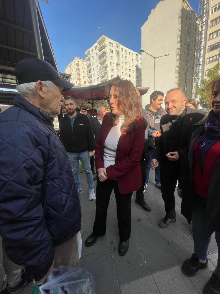 CHP KAYSERİ İL BAŞKANI ÖZER, ÇARŞI PAZARDA DERT DİNLEDİ