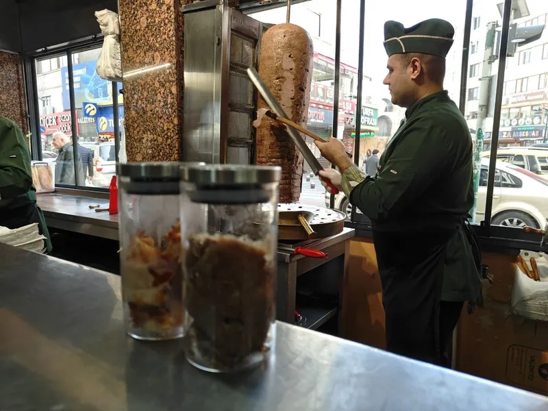 Ucuz yemek zehirlenmelere yol açıyor
