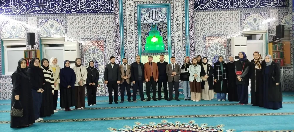 KYK ÖĞRENCİLERİ CAMİDE BULUŞTU 