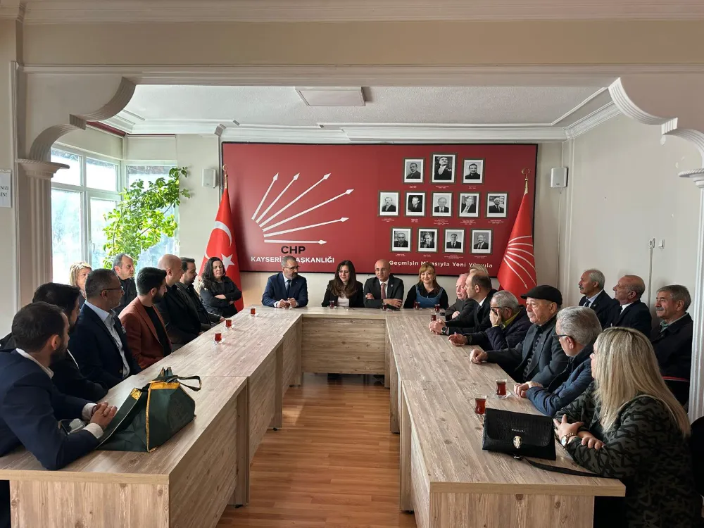 GENÇ’DEN ÖZER’E TEBRİK ZİYARETİ