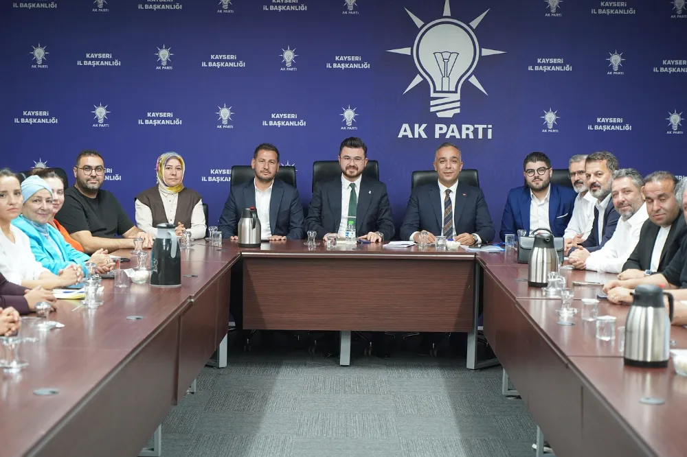 AK PARTİ’DEN ÖZGÜR ÖZEL’E SERT YANIT “ALGI DEĞİL, BELGELER KONUŞSUN”