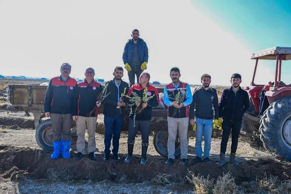 DEVELİ- KARACAVİRANDA MERA ISLAH ÇALIŞMALARI SÜRÜYOR