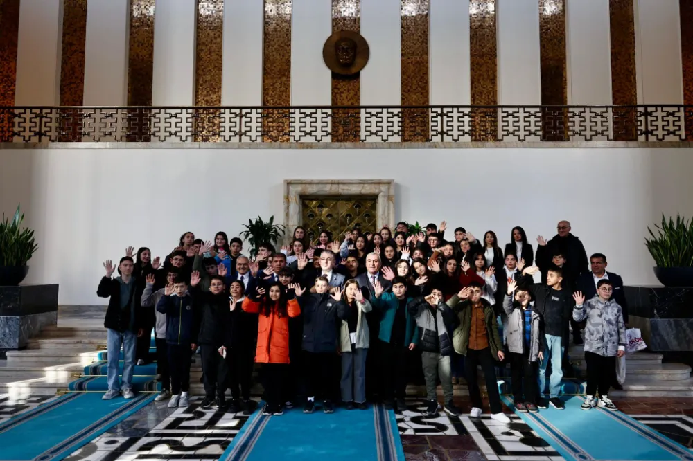 ÇOPUROĞLU: 76 ÖĞRENCİYİ GAZİ MECLİSTE MİSAFİR ETTİ