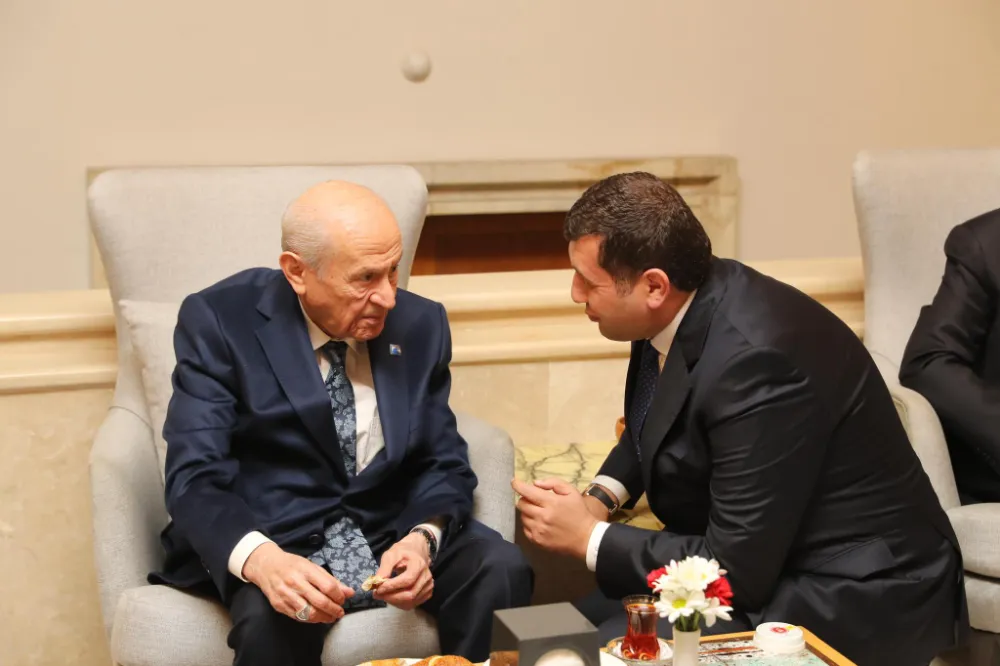 ERSOY, GENEL BAŞKANIMIN EMRİNDE VE DİZİNİN DİBİNDEYİZ