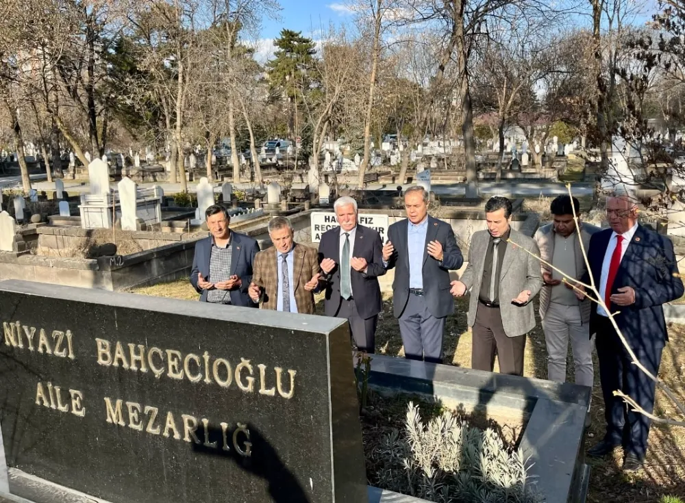 NİYAZİ BAHÇECİOĞLU VEFATININ 12.YILINDA MEZARI BAŞINDA ANILDI