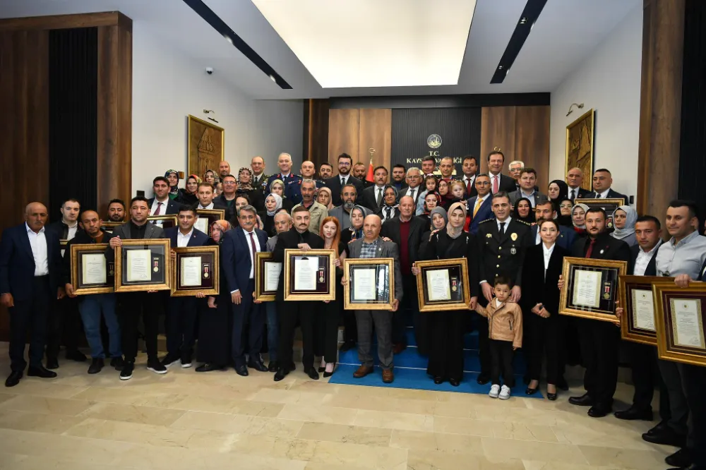 ŞEHİT AİLELERİNE ‘DEVLET ÖVÜNÇ MADALYASI VE BERATLARI ’ VERİLDİ