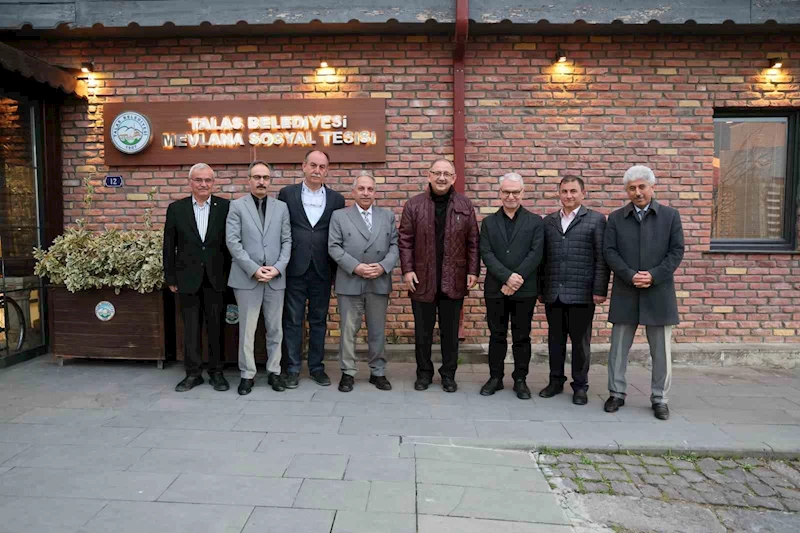 Mehmet Özhaseki Talas’ın İkram Sofrası’nda
