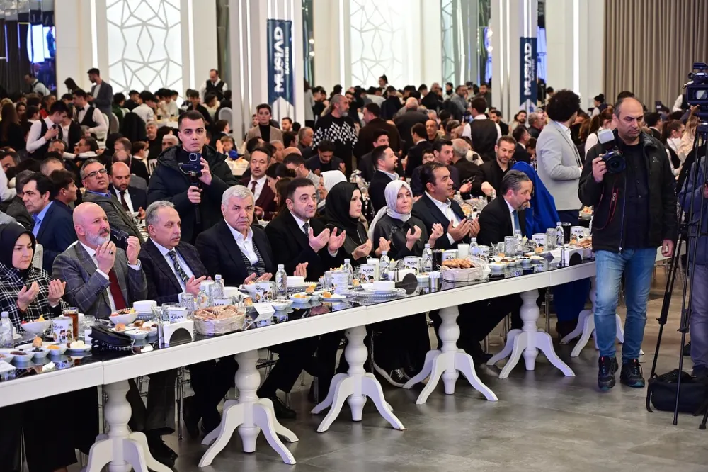 MÜSİAD’TAN GÖNÜLLERİ ISITAN İFTAR