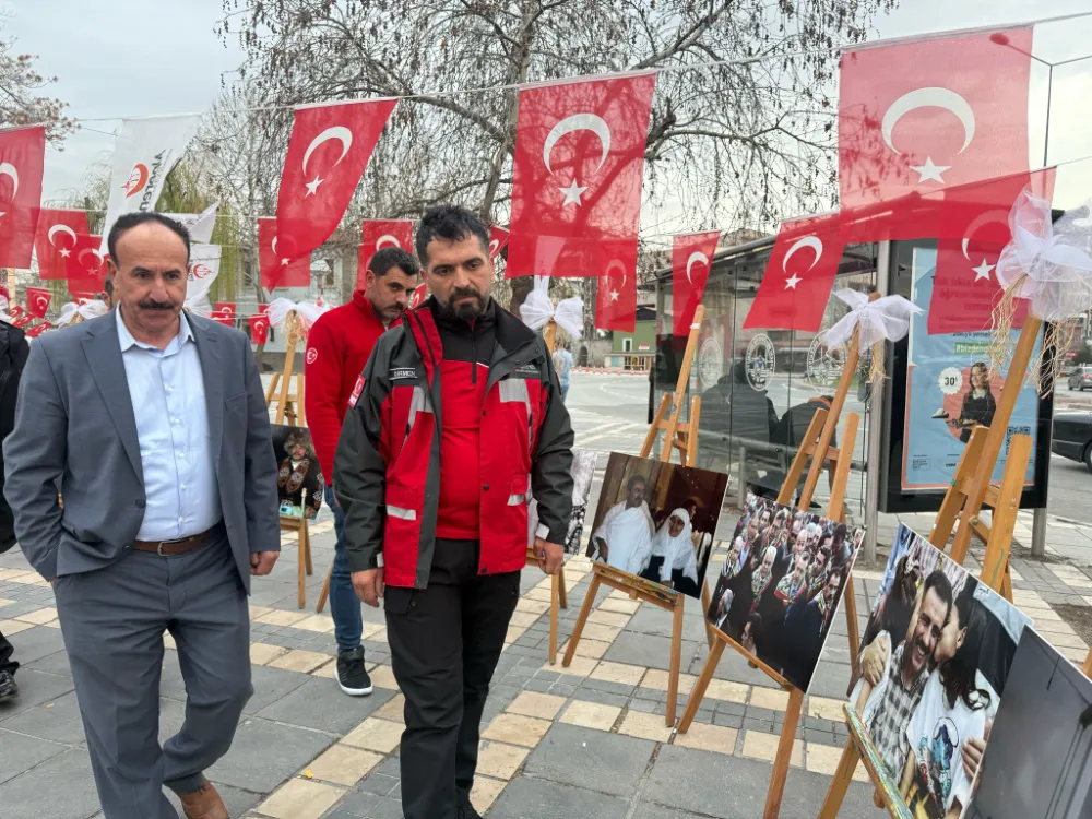 ALPEREN OCAKLARI İL BAŞKANLIĞI ŞEHİT MUHSİN YAZICIOĞLU’NU ANLATAN RESİM SERGİSİ AÇTI