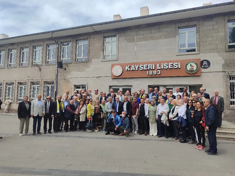 KAYSERİ LİSESİNİN ESKİ MEZUNLARI YİNE BİR ARAYA GELDİ