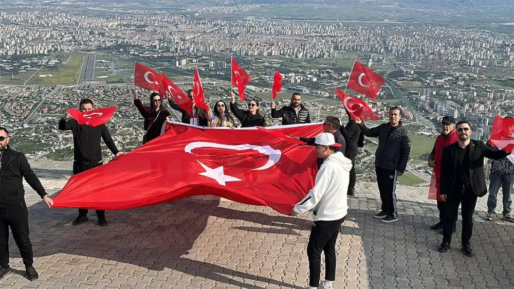 CHP’LİLERDEN 19 MAYIS COŞKUSU