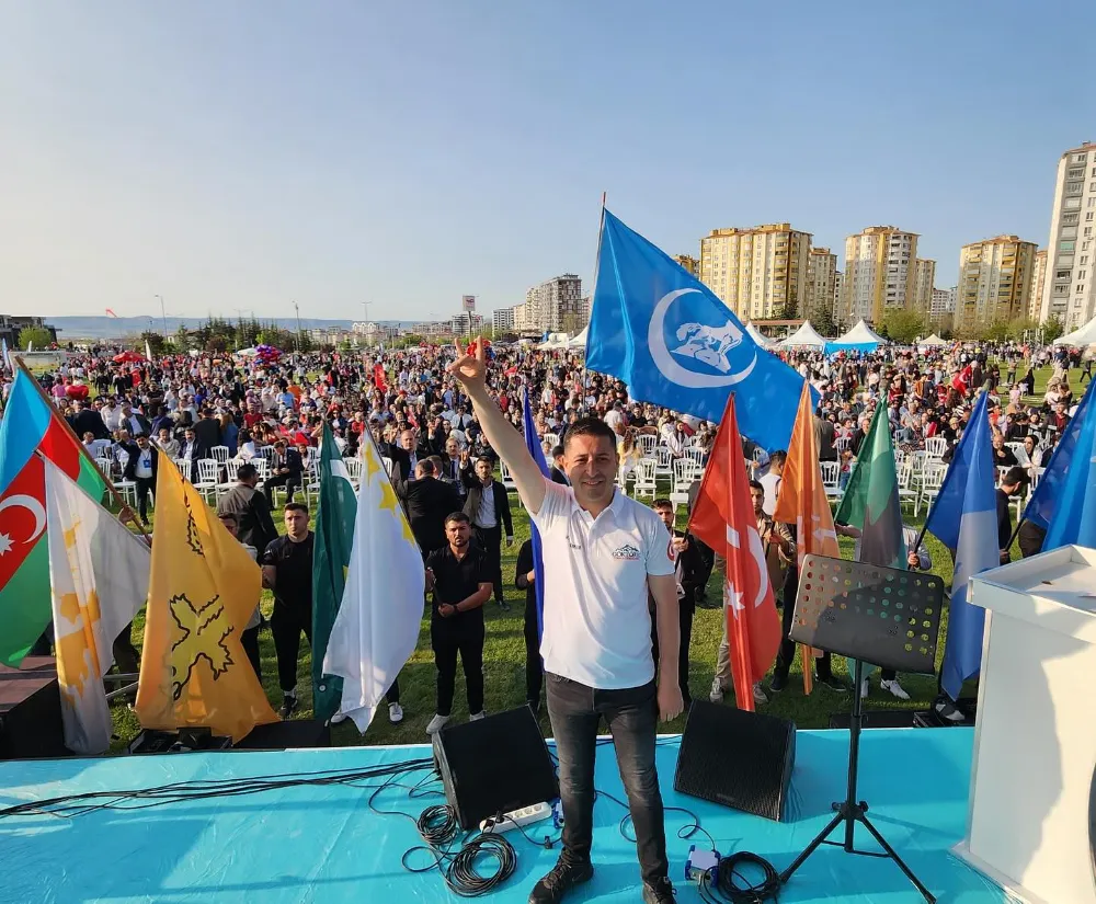 ÜLKÜ OCAKLARINDAN GENÇLİK ŞÖLENİ 