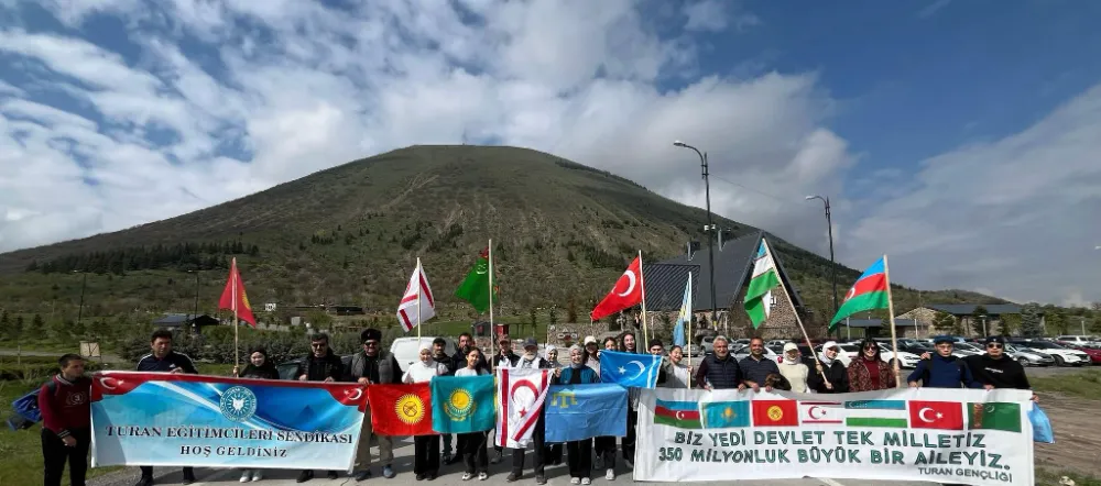 ALTAYLARDAN ALİ DAĞI’NA  TÜRK DÜNYASI GENÇLERİNDEN TÜRKÇÜLÜK GÜNÜ YÜRÜYÜŞÜ