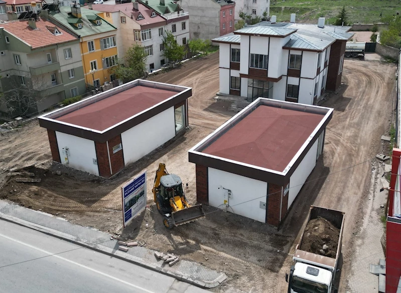 Melikgazi’de sağlık merkezlerine çevre düzenlemesi yapılıyor
