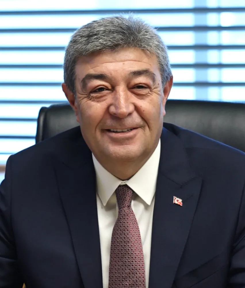 MİLLETVEKİLİ DURSUN ATAŞ’IN MAKAM ARACI KÖPEGE ÇARPTI