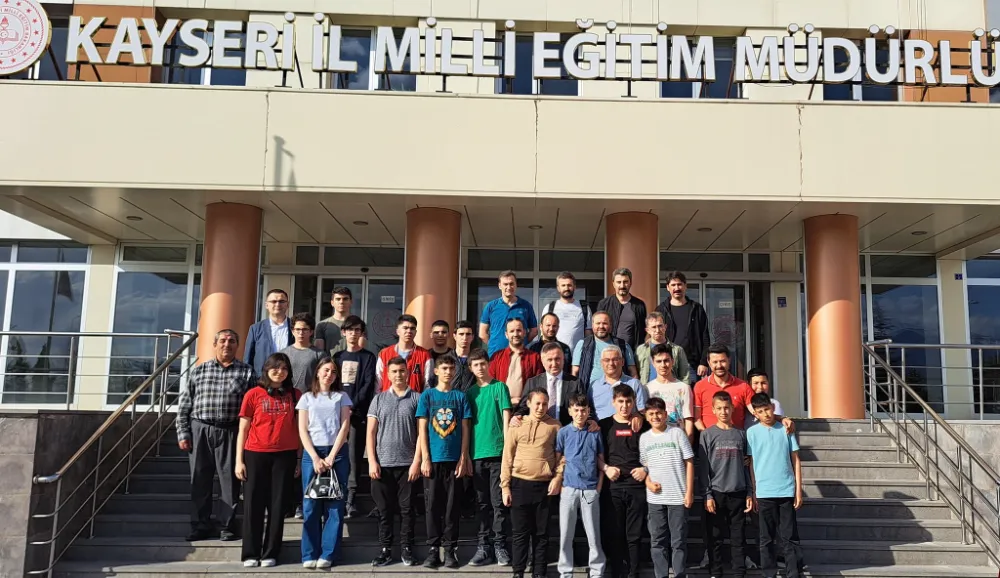GENÇTEK ZİRVESİ’NE KATILACAK ÖĞRENCİLER UĞURLANDI