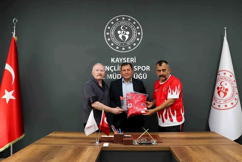 Şampiyon sporculardanKabakcı’ya ziyaret
