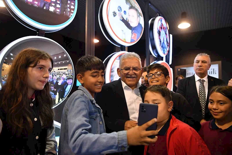 Büyükşehirin iki özel sergisine bilim meraklılarından yoğun ilgi
