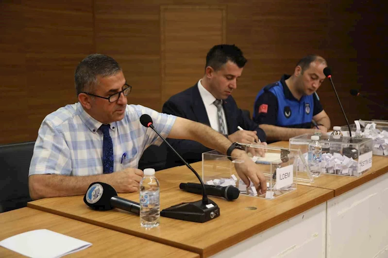 Melikgazi Köy Pazarı’nda yer alacak esnafın yerleri kura ile belirlendi
