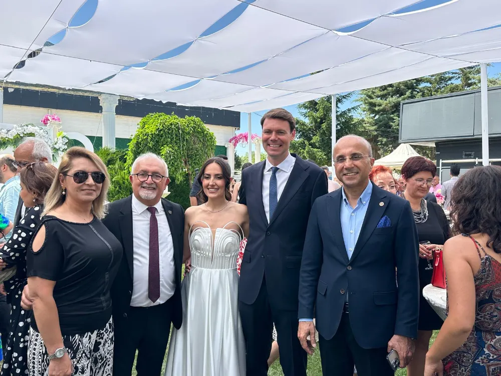 BURCU-ALEX ÇİFTİNİN EN MUTLU GÜNÜ