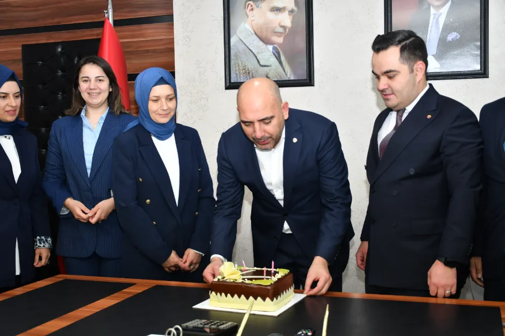BAĞLAMIŞ’A ÇALIŞANLARINDAN SÜRPRİZ DOĞUM GÜNÜ 