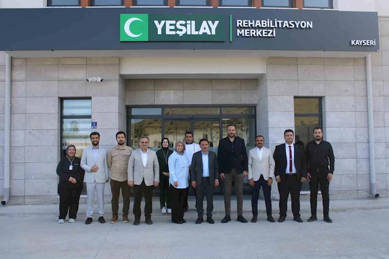 Vali Çiçek, Rehabilitasyon Merkezi’nde tedavi gören bağımlılar ile bayramlaştı
