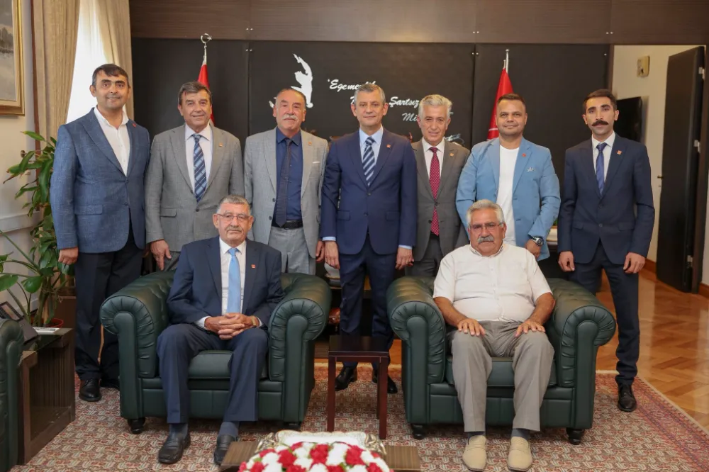 CHP İLÇE BAŞKANLARI GENEL MERKEZE ÇIKARMA YAPTI